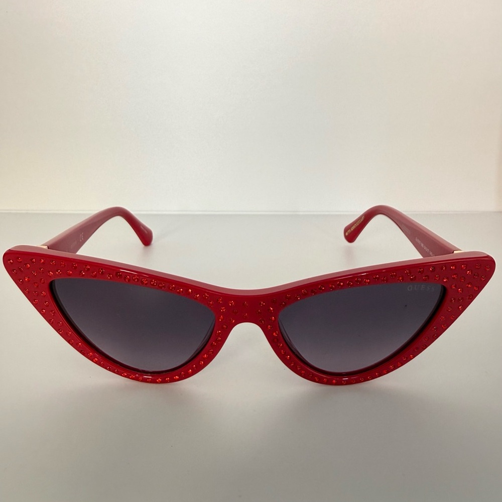 NEW!!! Guess red women sunglasses  GU7810 68B Authentic